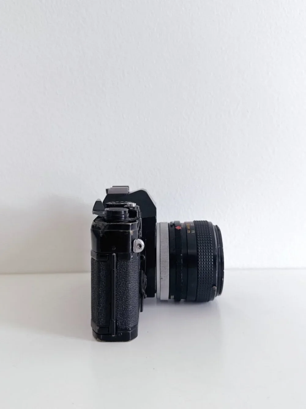 VTG BLACK CANON FTB QL 35MM FILM SLR CAMERA WITH CANON LENS FD 50MM JAPAN